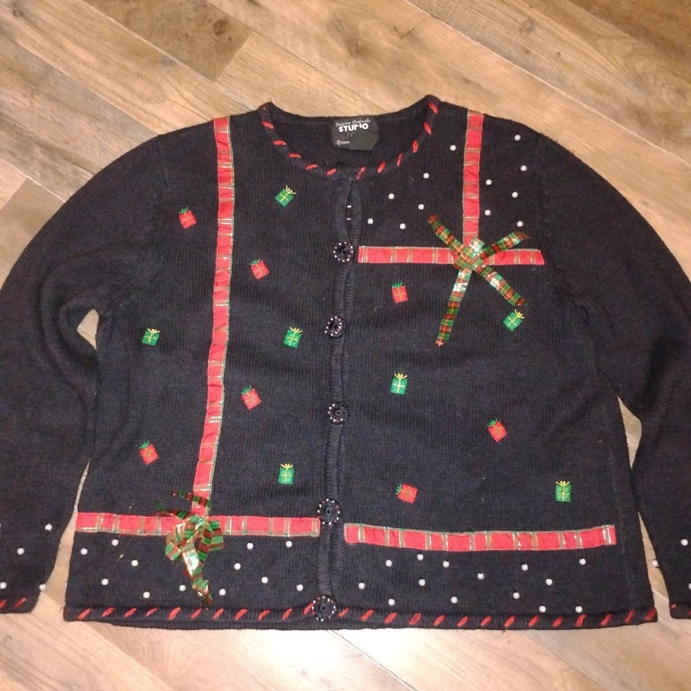 Studio Christmas Cardigan Sweater Petite Women PL Presents,‎ Gifts, Bow